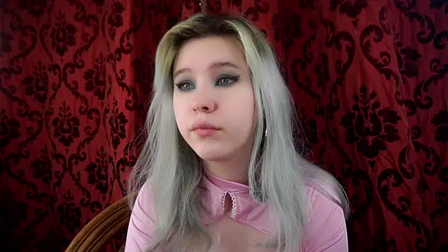 Snapshot of ElizSpieth chatting on 07-19-26, 01:31 ElizSpieth online show from 07-19-26, 01:31