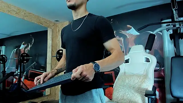 AlessandroKiing online show from 04-05-26, 08:06