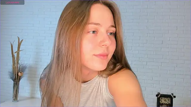 Snapshot of Milla_Vegga chatting on 10-24-25, 01:29 Milla Vegga online show from 10-24-25, 01:29