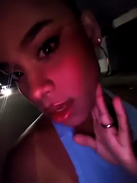 Snapshot of Mia-sensual chatting on 11-04-25, 04:33 Mia-sensual online show from 11-04-25, 04:33