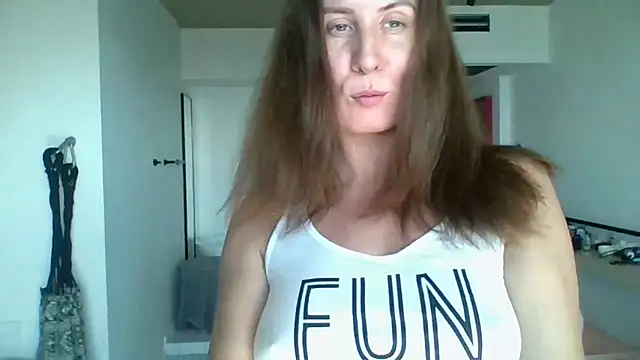 Snapshot of ALICAINWONDERLAND chatting on 09-14-25, 09:52 ALICAINWONDERLAND online show from 09-14-25, 09:52