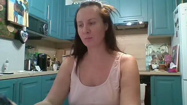 Snapshot of ALICAINWONDERLAND chatting on 11-18-25, 04:44 ALICAINWONDERLAND online show from 11-18-25, 04:44