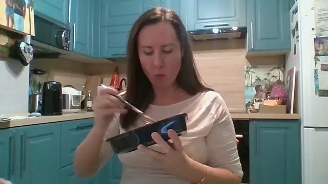 Snapshot of ALICAINWONDERLAND chatting on 12-04-25, 07:22 ALICAINWONDERLAND online show from 12-04-25, 07:22