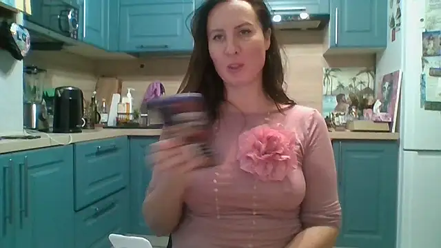 Snapshot of ALICAINWONDERLAND chatting on 12-19-25, 06:04 ALICAINWONDERLAND online show from 12-19-25, 06:04