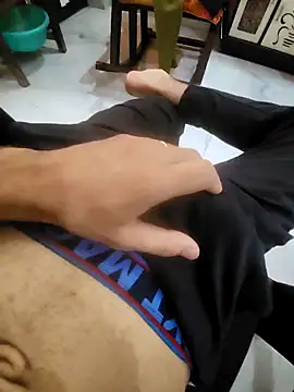 Snapshot of coupleyug chatting on 09-25-25, 10:30 coupleyug online show from 09-25-25, 10:30