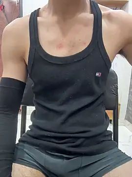Snapshot of coupleyug chatting on 05-19-26, 03:29 coupleyug online show from 05-19-26, 03:29