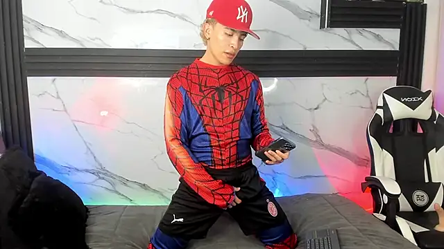 Snapshot of Saimonvela chatting on 10-24-25, 03:47 Saimonvela online show from 10-24-25, 03:47