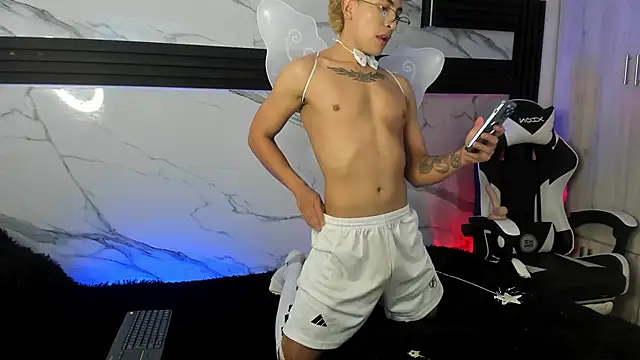 Snapshot of Saimonvela chatting on 10-29-25, 12:13 Saimonvela online show from 10-29-25, 12:13