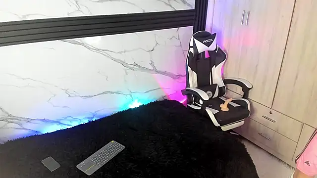 Snapshot of Saimonvela chatting on 10-30-25, 12:06 Saimonvela online show from 10-30-25, 12:06