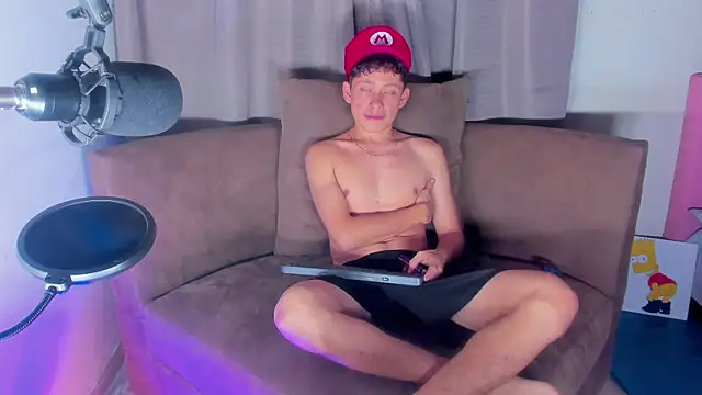 Snapshot of elfernh chatting on 09-26-25, 04:49 elfernh online show from 09-26-25, 04:49