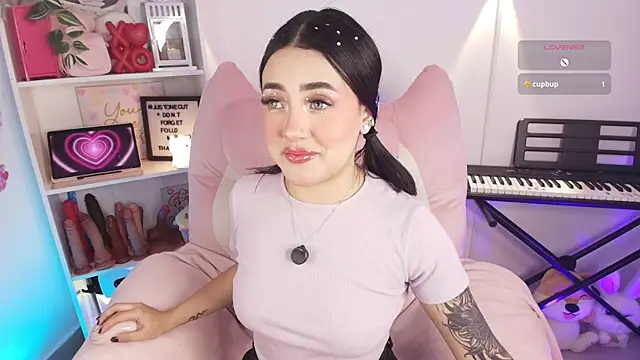 justonecute online show from 03-21-26, 12:15