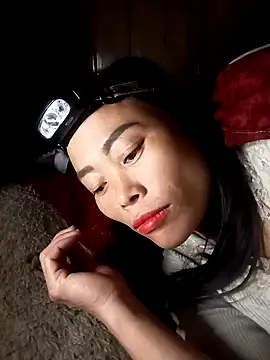 CoMay003 online show from 11-17-25, 02:01