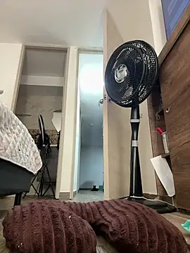samiacooper25 online show from 05-19-26, 08:53