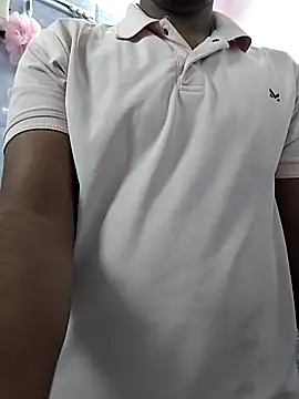 Snapshot of Kartik200798 chatting on 10-23-25, 04:01 Kartik200798 online show from 10-23-25, 04:01