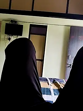 Snapshot of Kartik200798 chatting on 11-24-25, 10:26 Kartik200798 online show from 11-24-25, 10:26