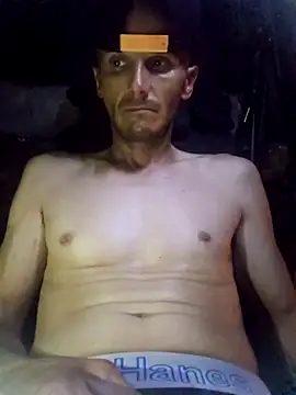 Snapshot of Romance32 chatting on 10-16-25, 04:02 Romance32 online show from 10-16-25, 04:02