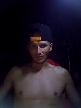 Snapshot of Romance32 chatting on 10-18-25, 06:05 Romance32 online show from 10-18-25, 06:05