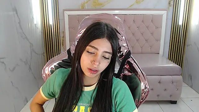 Snapshot of alehp_rose_s chatting on 11-28-25, 01:03 alehp rose s online show from 11-28-25, 01:03