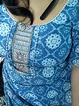 Snapshot of Anjali-bhabhi chatting on 11-04-25, 10:42 Anjali-bhabhi online show from 11-04-25, 10:42