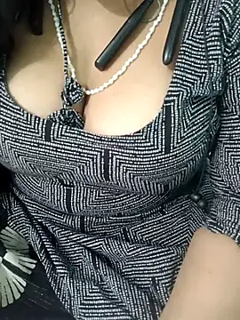 Snapshot of Anjali-bhabhi chatting on 11-09-25, 08:12 Anjali-bhabhi online show from 11-09-25, 08:12