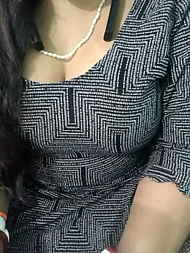 Snapshot of Anjali-bhabhi chatting on 11-11-25, 10:04 Anjali-bhabhi online show from 11-11-25, 10:04