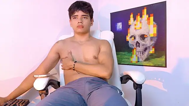 an drew18 online show from 09-13-25, 02:44