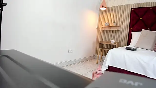 Laura Ivy online show from 09-24-25, 12:08