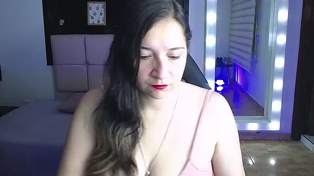 Snapshot of Agatha_bellucci_ chatting on 11-11-25, 02:06 Agatha bellucci online show from 11-11-25, 02:06