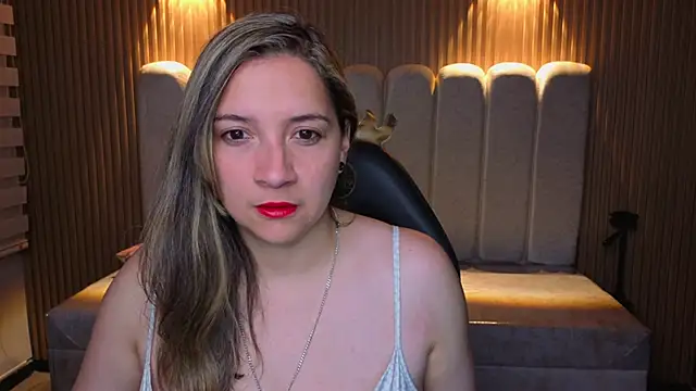 Snapshot of Agatha_bellucci_ chatting on 12-18-25, 01:55 Agatha bellucci online show from 12-18-25, 01:55