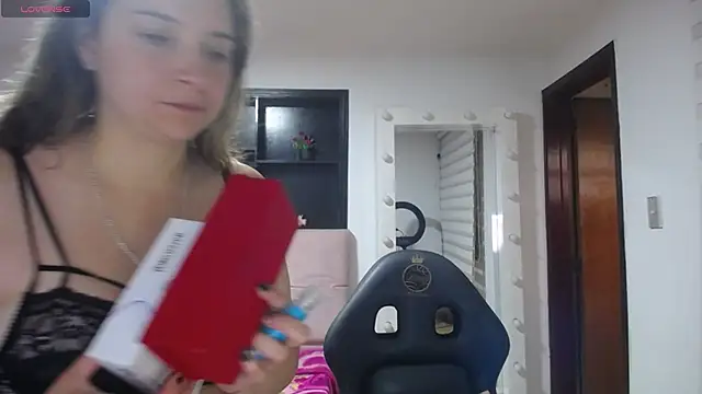 Snapshot of Agatha_bellucci_ chatting on 01-09-26, 01:03 Agatha bellucci online show from 01-09-26, 01:03