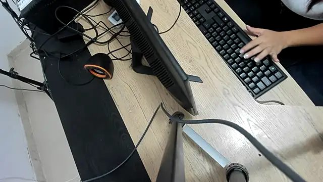 Tatihot69 online show from 11-24-25, 08:30