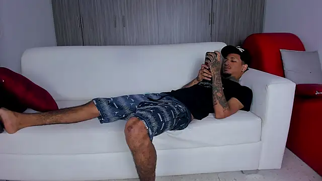 Snapshot of Hot_destructionXxx18 chatting on 10-11-25, 07:34 Hot destructionXxx18 online show from 10-11-25, 07:34