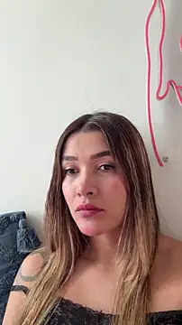 Lovejuana  online show from 11-25-25, 01:55