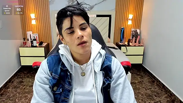 Snapshot of KAROLLJONES1 chatting on 09-08-25, 07:46 KAROLLJONES1 online show from 09-08-25, 07:46