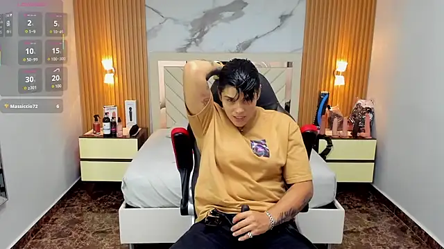 Snapshot of KAROLLJONES1 chatting on 09-13-25, 07:35 KAROLLJONES1 online show from 09-13-25, 07:35