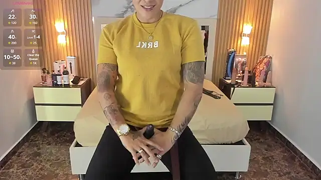 Snapshot of KAROLLJONES1 chatting on 09-20-25, 02:45 KAROLLJONES1 online show from 09-20-25, 02:45