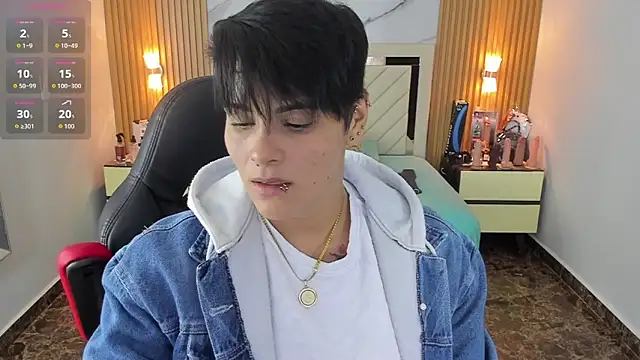 Snapshot of KAROLLJONES1 chatting on 09-23-25, 02:58 KAROLLJONES1 online show from 09-23-25, 02:58