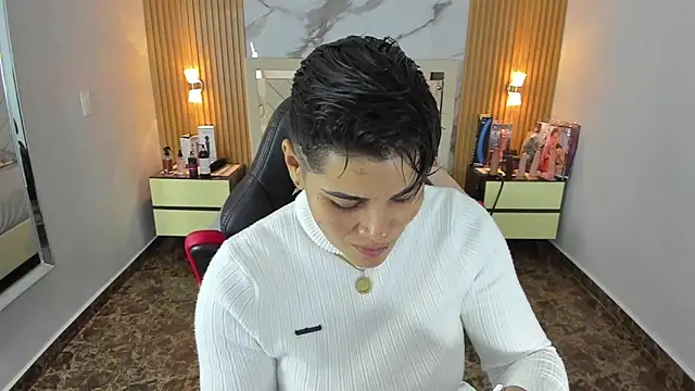 Snapshot of KAROLLJONES1 chatting on 10-04-25, 07:34 KAROLLJONES1 online show from 10-04-25, 07:34