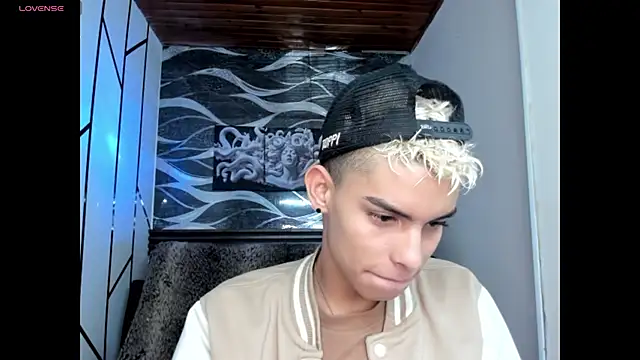 Room 69x online show from 01-16-26, 04:27