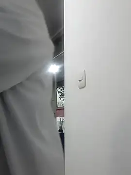 Snapshot of linda_luna29 chatting on 09-22-25, 10:23 linda luna29 online show from 09-22-25, 10:23