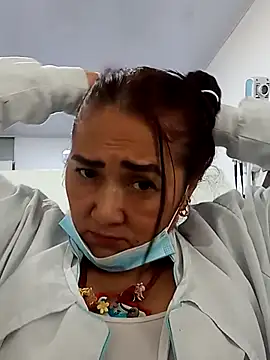 Snapshot of linda_luna29 chatting on 09-27-25, 03:06 linda luna29 online show from 09-27-25, 03:06