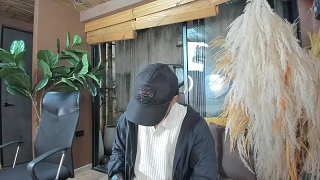 AlanCutee online show from 11-22-25, 11:31