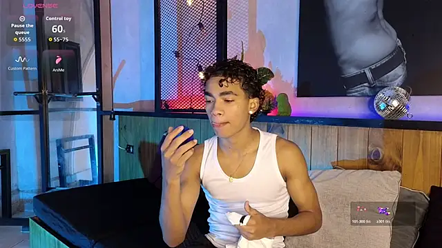 AlanCutee online show from 03-25-26, 03:51