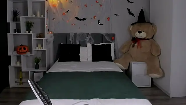 Snapshot of AnoraDark chatting on 10-26-25, 12:44 AnoraDark online show from 10-26-25, 12:44