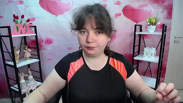 Snapshot of NeonilaLisova chatting on 04-25-26, 05:10 NeonilaLisova online show from 04-25-26, 05:10