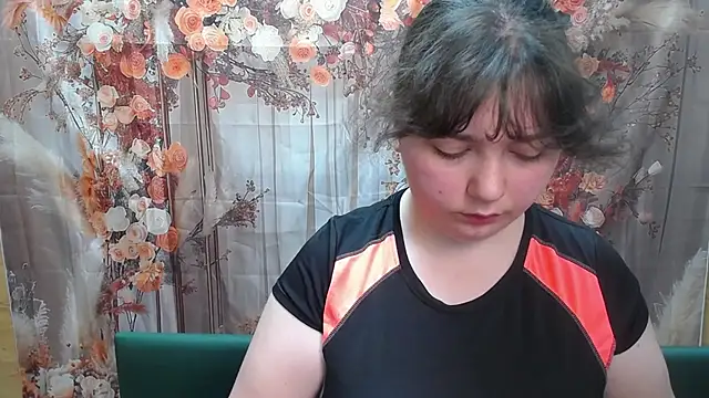 Snapshot of NeonilaLisova chatting on 05-12-26, 11:07 NeonilaLisova online show from 05-12-26, 11:07