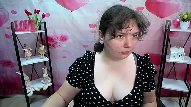 Snapshot of NeonilaLisova chatting on 05-30-26, 11:07 NeonilaLisova online show from 05-30-26, 11:07