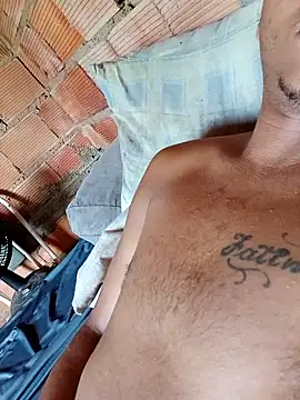 Snapshot of Rafael-01 chatting on 10-31-25, 12:39 Rafael-01 online show from 10-31-25, 12:39