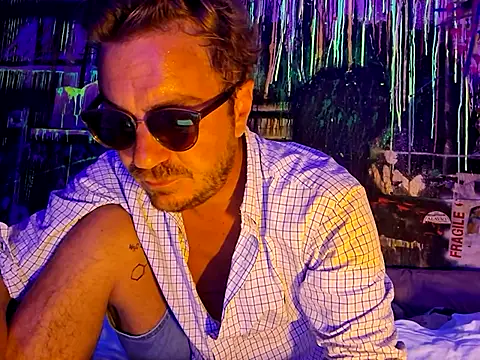 Snapshot of 3615-ULLA chatting on 09-20-25, 12:44 3615-ULLA online show from 09-20-25, 12:44