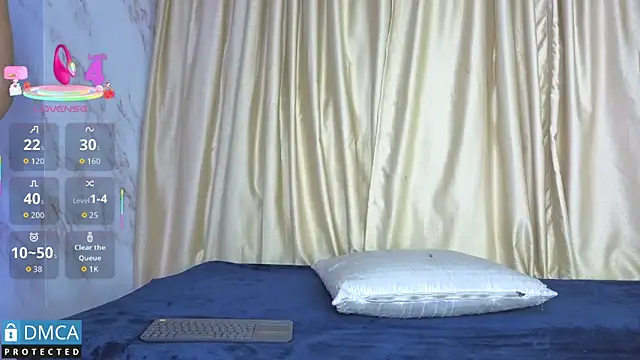 Clhoee  online show from 10-27-25, 03:10